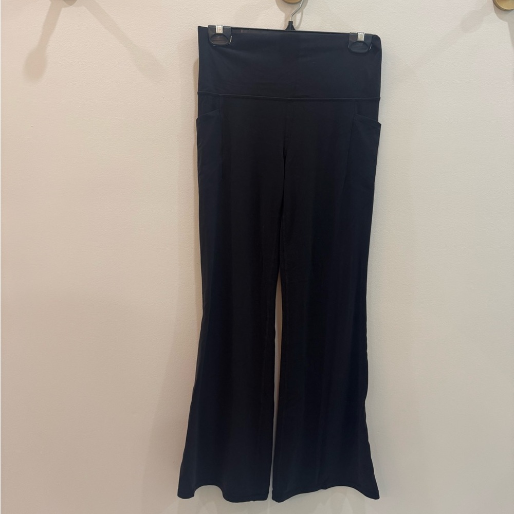 Athleta Black Flare yoga pants with side pockets